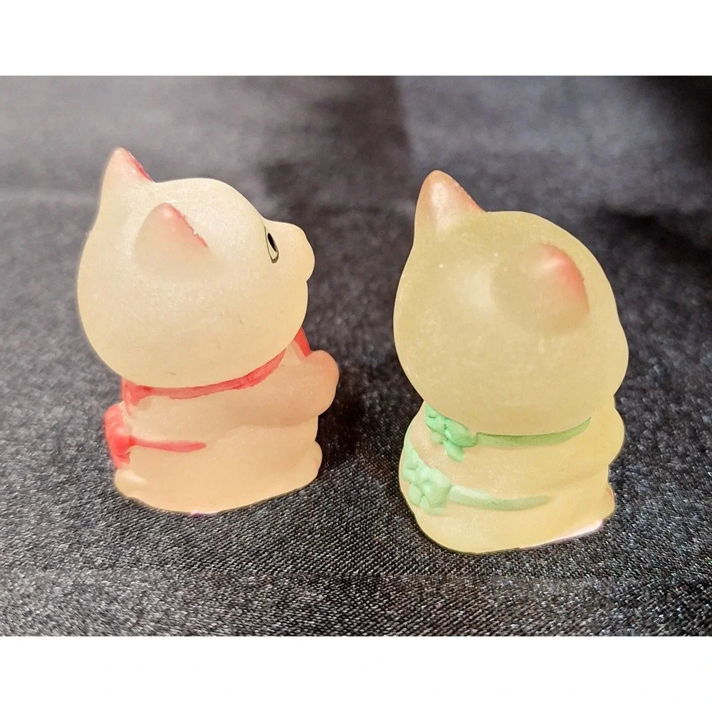 Miniature Frosted Glass Maneki Neko Lucky Cat Figurines Set of 2 Pink Yellow